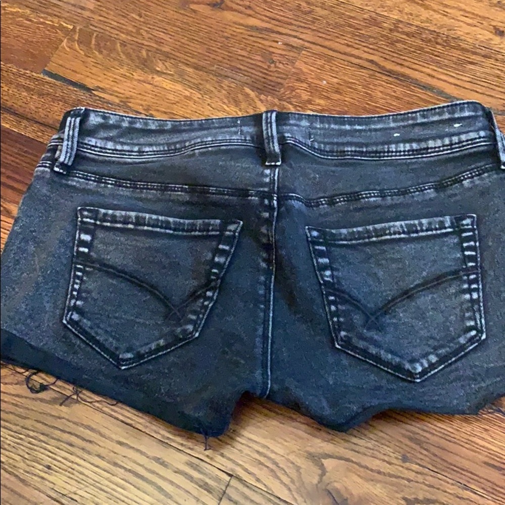 Shorts - Picture 2 of 4